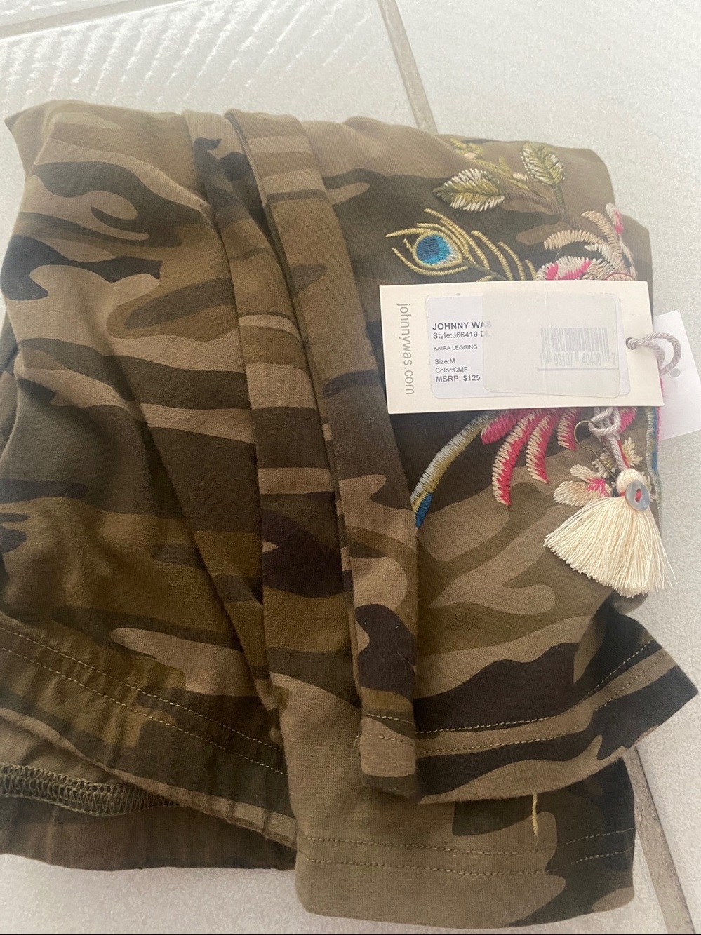 Johnny Was KAIRA Peacock floral Legging. Camo peacock floral design Medium - Picture 8 of 9
